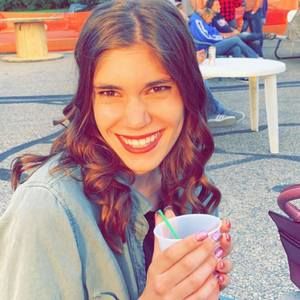 Meet your Posher, Chloe